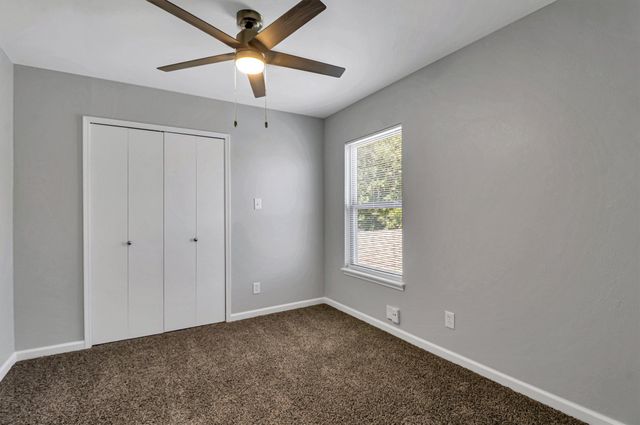 401 S Cannady Drive, Cedar Hill, TX 75104