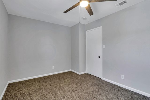 401 S Cannady Drive, Cedar Hill, TX 75104