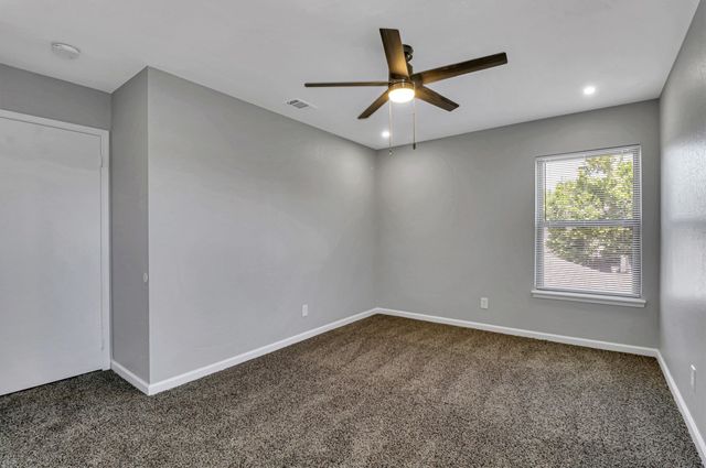 401 S Cannady Drive, Cedar Hill, TX 75104