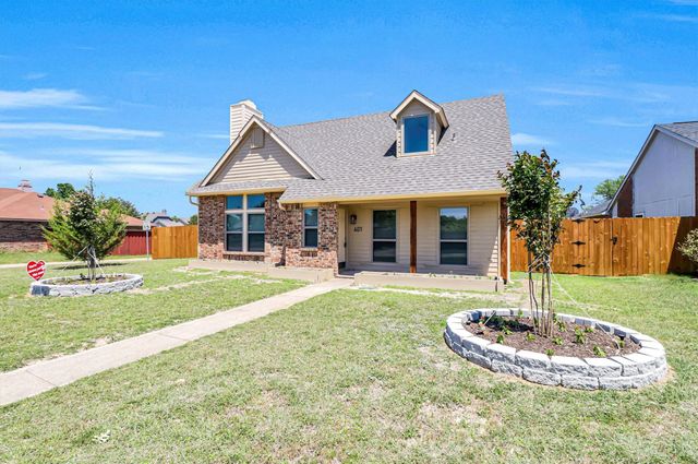 401 S Cannady Drive, Cedar Hill, TX 75104
