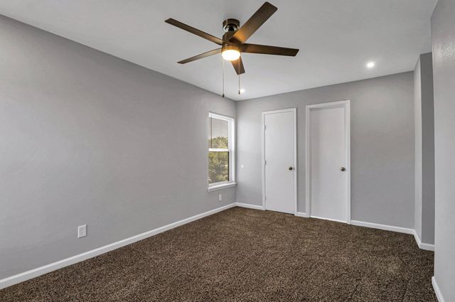 401 S Cannady Drive, Cedar Hill, TX 75104