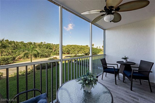 5 Bluebill AVE 205, Naples, FL 34108