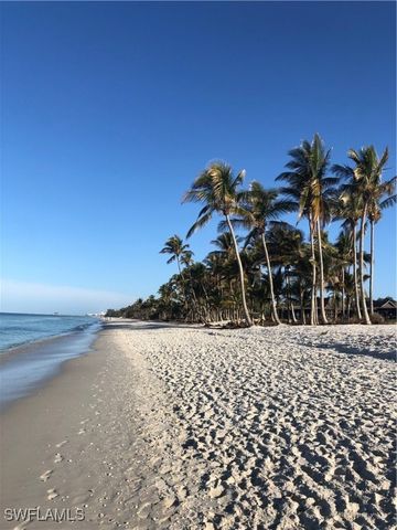 5 Bluebill AVE 205, Naples, FL 34108