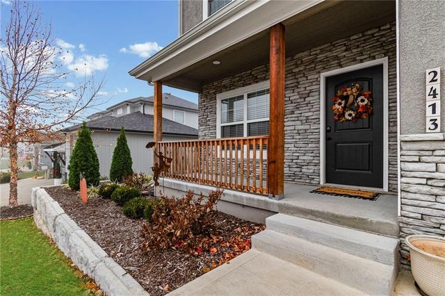 2413 SE Creek Ridge Court, Blue Springs, MO 64014