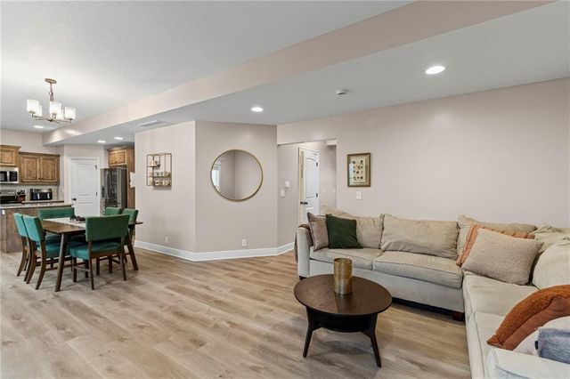 2413 SE Creek Ridge Court, Blue Springs, MO 64014