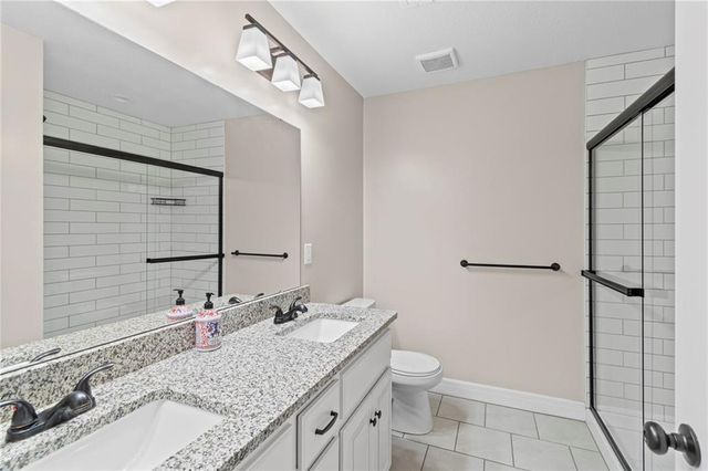 2413 SE Creek Ridge Court, Blue Springs, MO 64014