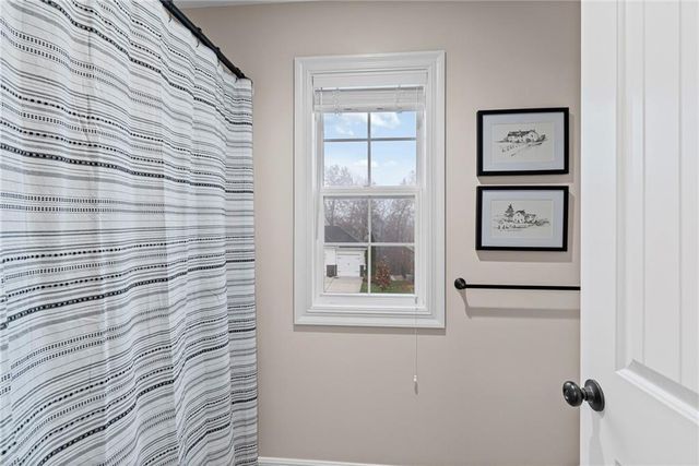 2413 SE Creek Ridge Court, Blue Springs, MO 64014