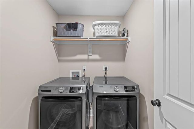 2413 SE Creek Ridge Court, Blue Springs, MO 64014