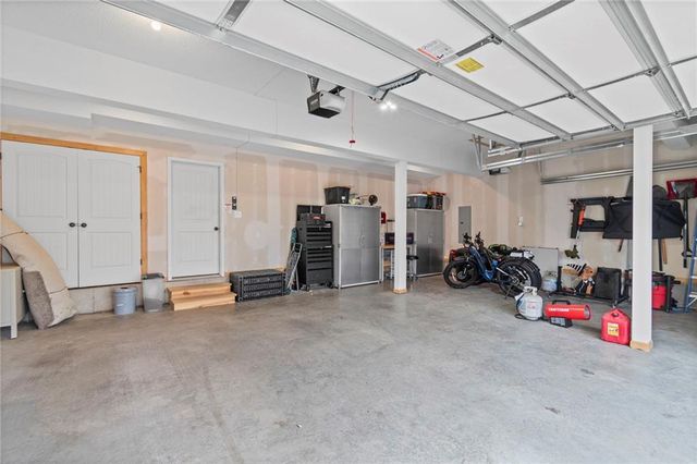 2413 SE Creek Ridge Court, Blue Springs, MO 64014