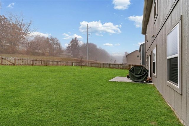 2413 SE Creek Ridge Court, Blue Springs, MO 64014