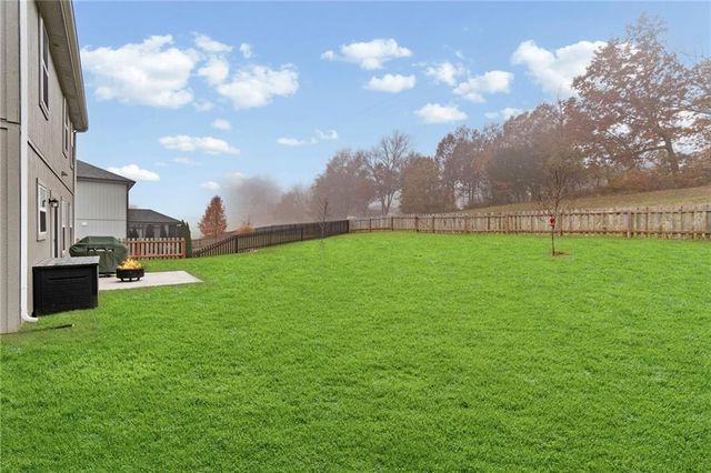 2413 SE Creek Ridge Court, Blue Springs, MO 64014