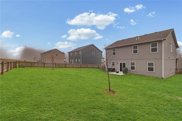 2413 SE Creek Ridge Court, Blue Springs, MO 64014