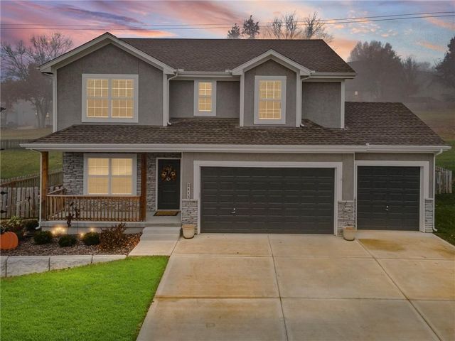 2413 SE Creek Ridge Court, Blue Springs, MO 64014