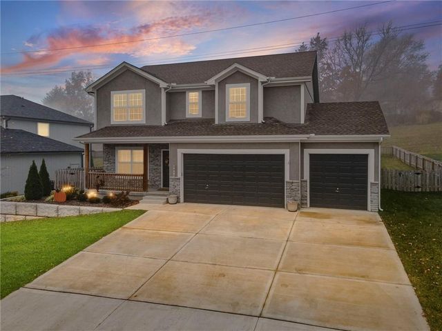 2413 SE Creek Ridge Court, Blue Springs, MO 64014