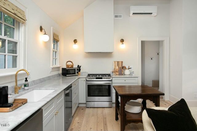 821 N Buchanan Boulevard C, Durham, NC 27701