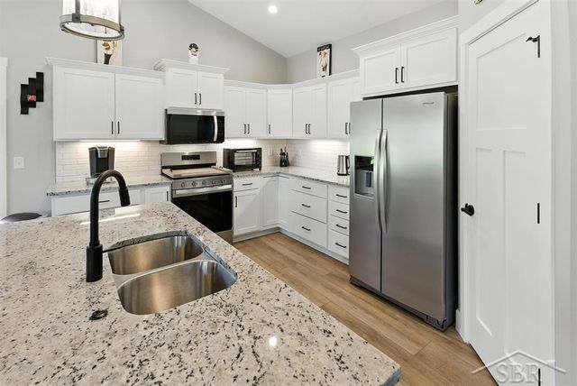 701 Broadhead Drive, Midland, MI 48642