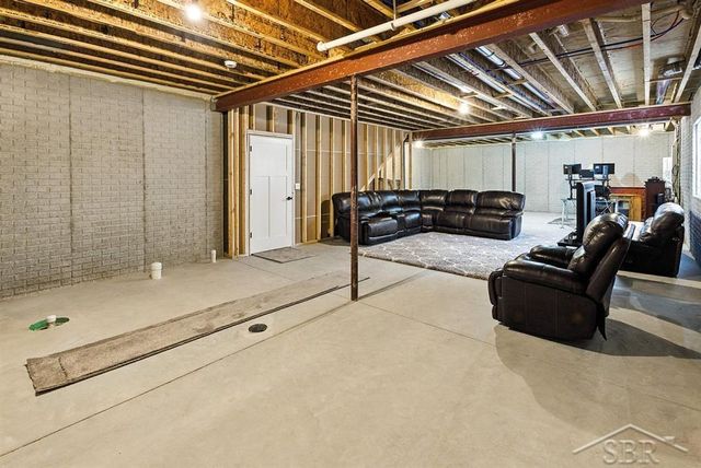 701 Broadhead Drive, Midland, MI 48642