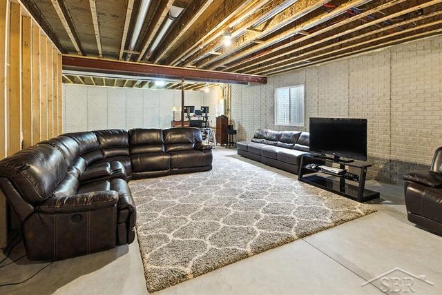 701 Broadhead Drive, Midland, MI 48642