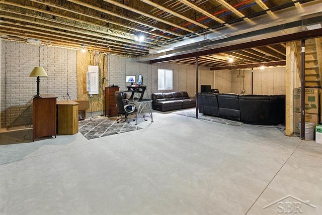 701 Broadhead Drive, Midland, MI 48642