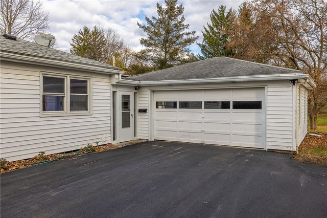 20 White Village Drive, Penfield, NY 14625