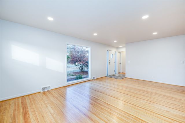 20 White Village Drive, Penfield, NY 14625