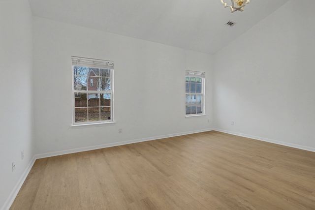 1030 Oakhall Dr, Mount Juliet, TN 37122