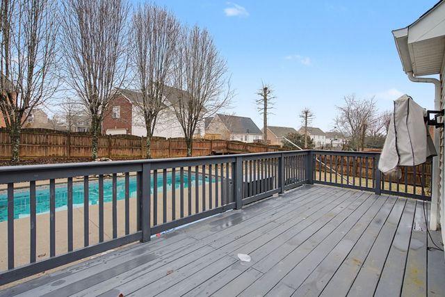 1030 Oakhall Dr, Mount Juliet, TN 37122