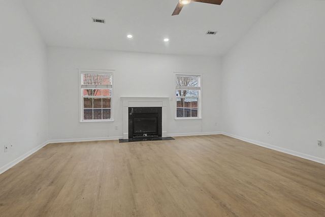 1030 Oakhall Dr, Mount Juliet, TN 37122