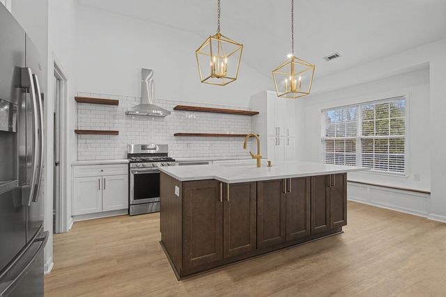 1030 Oakhall Dr, Mount Juliet, TN 37122