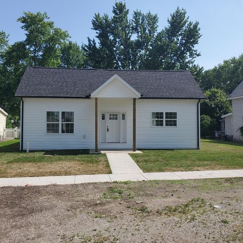 409 E Buckner Street, Tuscola, IL 61953