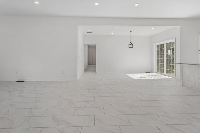 409 E Buckner Street, Tuscola, IL 61953