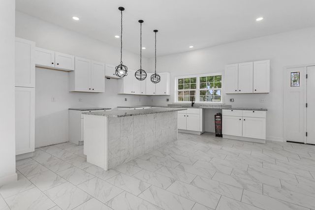 409 E Buckner Street, Tuscola, IL 61953