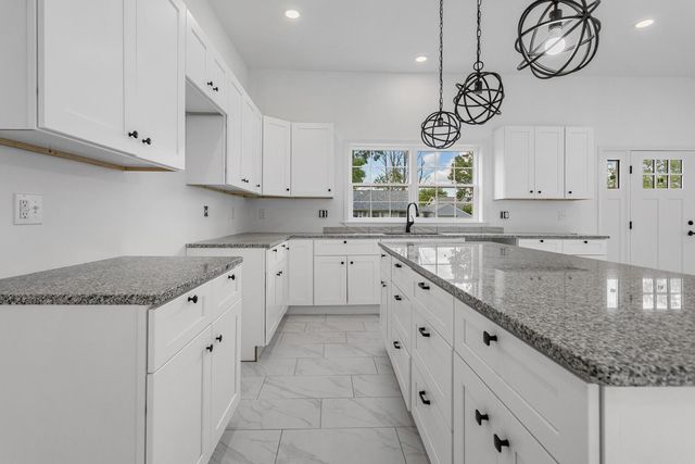 409 E Buckner Street, Tuscola, IL 61953