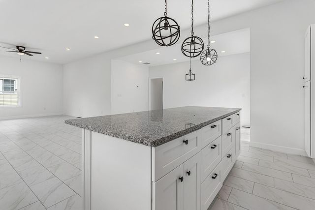 409 E Buckner Street, Tuscola, IL 61953