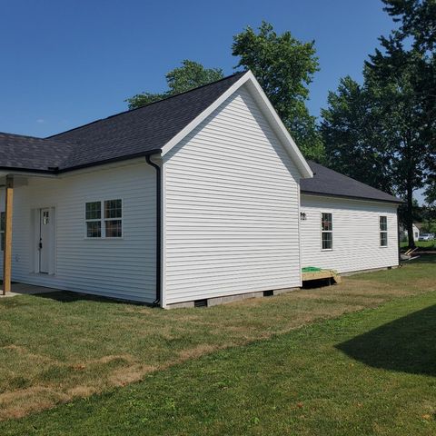 409 E Buckner Street, Tuscola, IL 61953