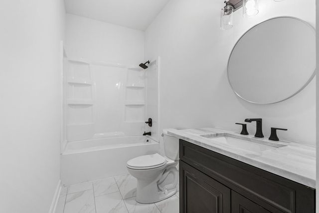 409 E Buckner Street, Tuscola, IL 61953