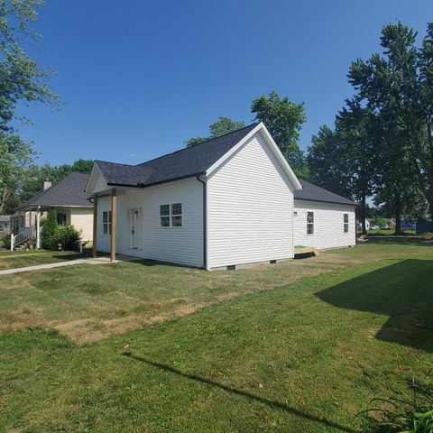 409 E Buckner Street, Tuscola, IL 61953