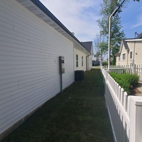 409 E Buckner Street, Tuscola, IL 61953