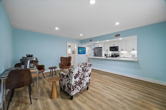 13184 Trail Hollow Drive 3184, Houston, TX 77079