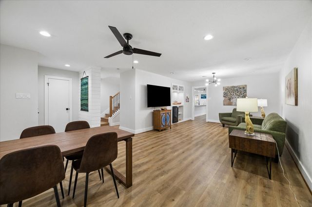 13184 Trail Hollow Drive 3184, Houston, TX 77079