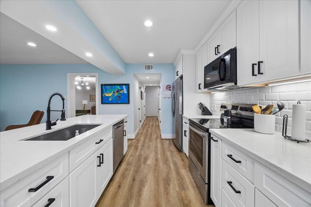 13184 Trail Hollow Drive 3184, Houston, TX 77079