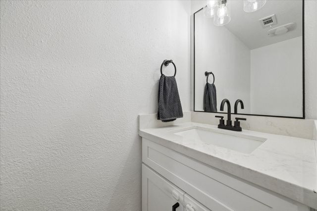 13184 Trail Hollow Drive 3184, Houston, TX 77079