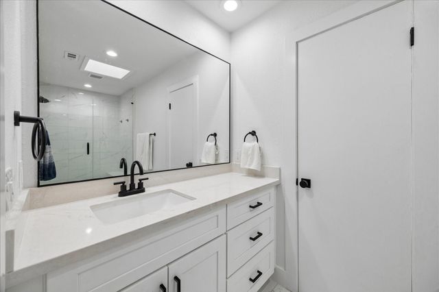 13184 Trail Hollow Drive 3184, Houston, TX 77079