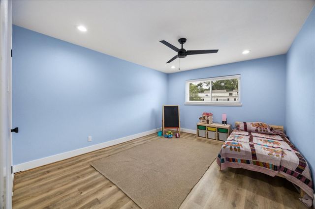 13184 Trail Hollow Drive 3184, Houston, TX 77079