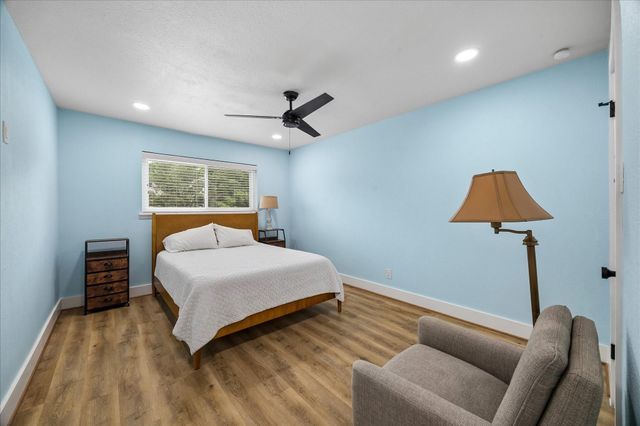 13184 Trail Hollow Drive 3184, Houston, TX 77079