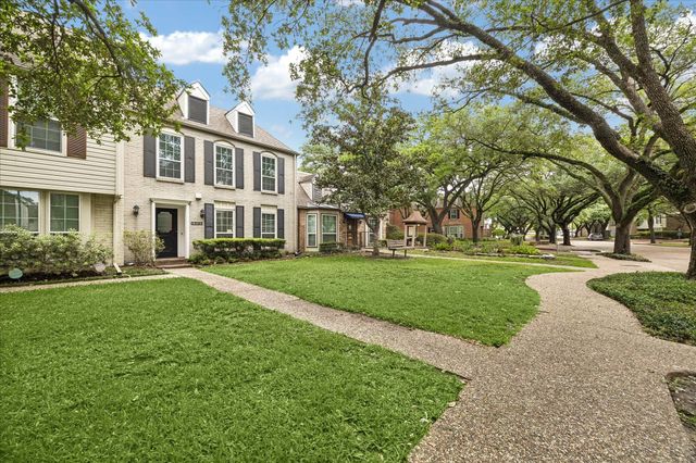 13184 Trail Hollow Drive 3184, Houston, TX 77079