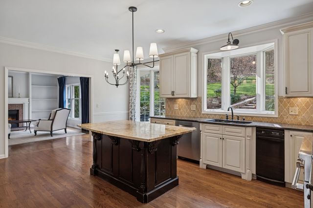 713 Roantree Dr, Brentwood, TN 37027