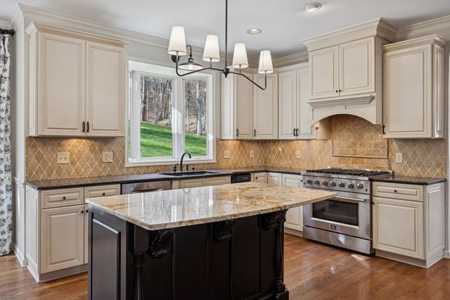 713 Roantree Dr, Brentwood, TN 37027