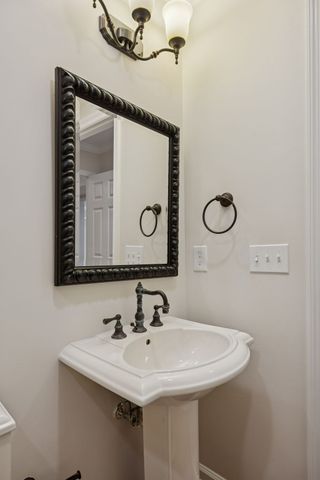 713 Roantree Dr, Brentwood, TN 37027