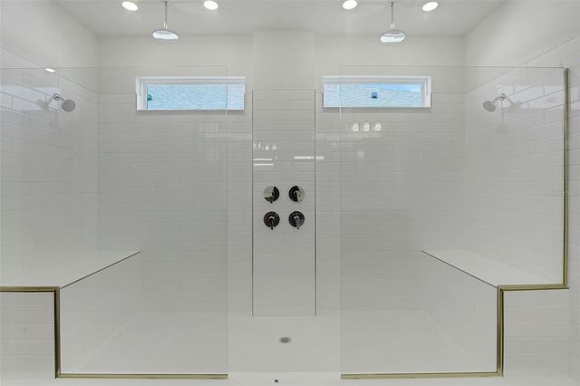 17527 VALLEYWOOD PARKWAY, Land O Lakes, FL 34638